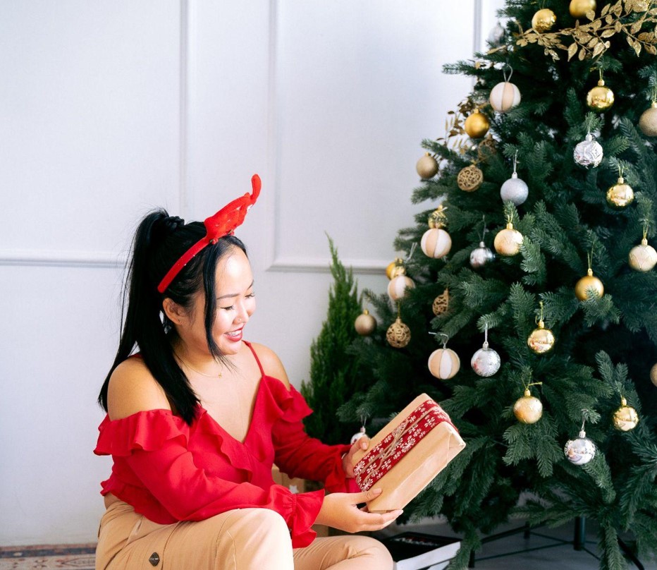 How Christmas Tree Skirts Transform Your Holiday Decor 